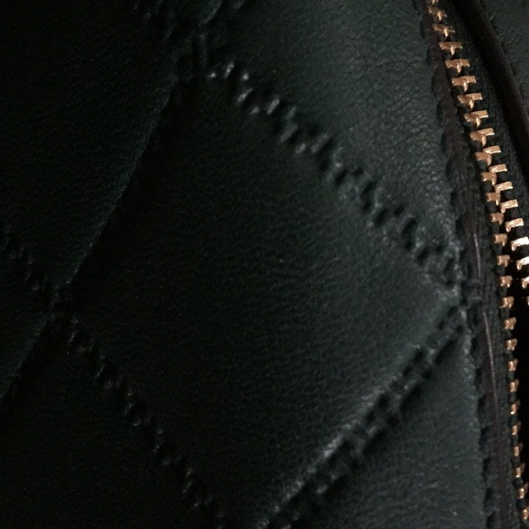 Authentic Tory Burch change bag - Picture 3 of 3